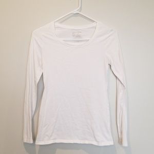 White looking sleeve top